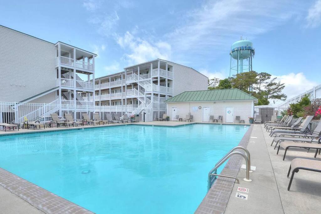 3 Bedroom Condo, Ocean Views & Short Walk To Beach! Oak Island Exterior foto