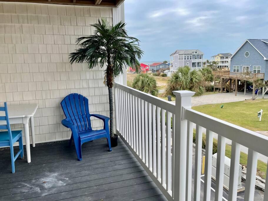 3 Bedroom Condo, Ocean Views & Short Walk To Beach! Oak Island Exterior foto