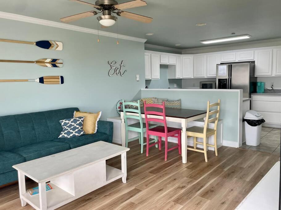 3 Bedroom Condo, Ocean Views & Short Walk To Beach! Oak Island Exterior foto